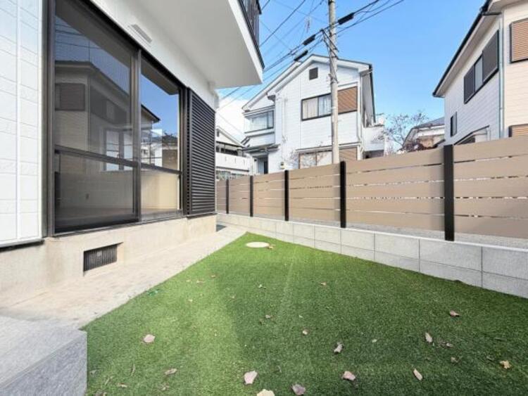 その他 【庭】晴れの日にはプールも快適に利用できます！										 