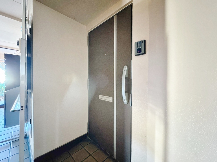 玄関 玄関を開ければ、そこは安らぎのご自宅。