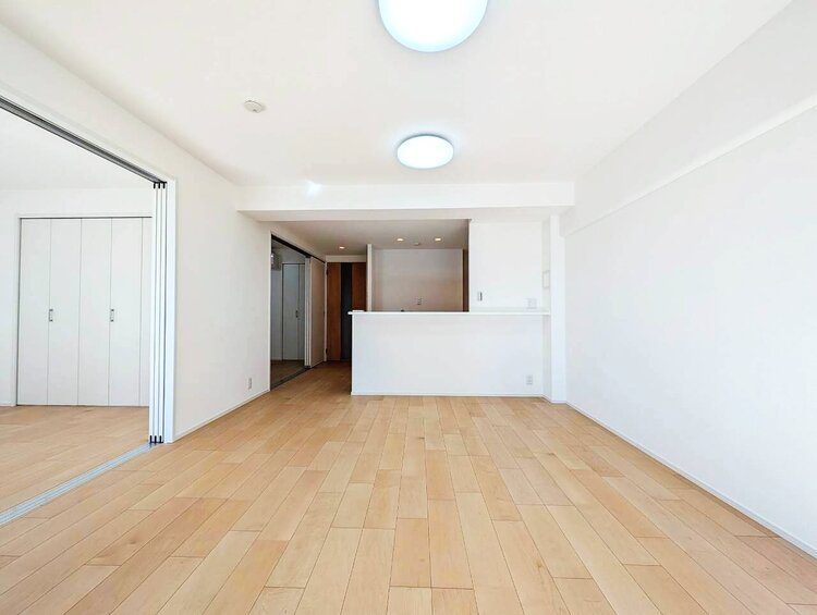 居間 快適に過ごす毎日を求めて、暮らしの中でご自身の「マイホーム」に創り上げてください。