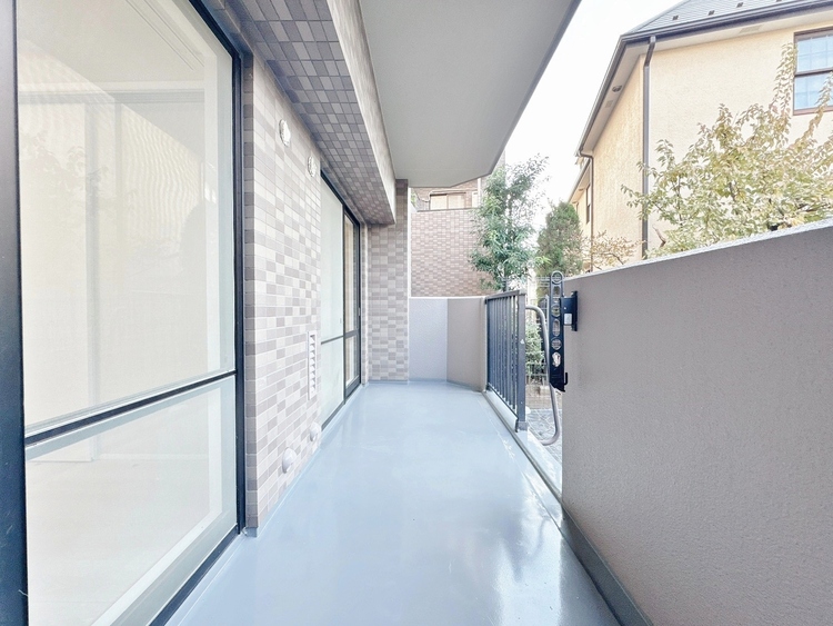 バルコニー 暮らしの中で、光と風を演出してくれるバルコニー。