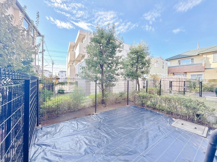 バルコニー 窓を開けると広がる青空。心をリフレッシュして日々を過ごしていきましょう。