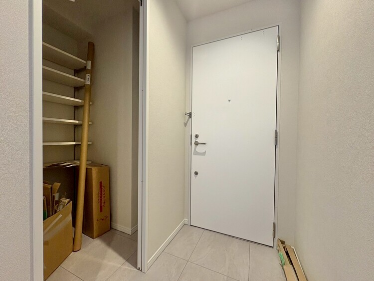 玄関 シューズボックスを完備した玄関です。