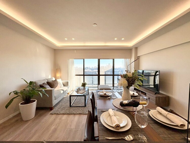 居間 居心地の良い空気感は、暮らしのステージを彩り、心からのやすらぎと満足感を与えてくれます。