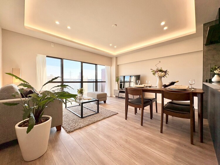 居間 飾り過ぎないシンプルな内装と偏り過ぎないデザインで統一しました。