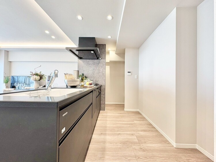 キッチン 洗練されたスタイリッシュなデザイン性と使いやすさを備えた仕様。