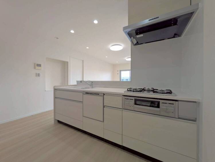 キッチン スマートな意匠と充実の機能を備えたキッチンが、暮らしにおいしい彩りを添えます。