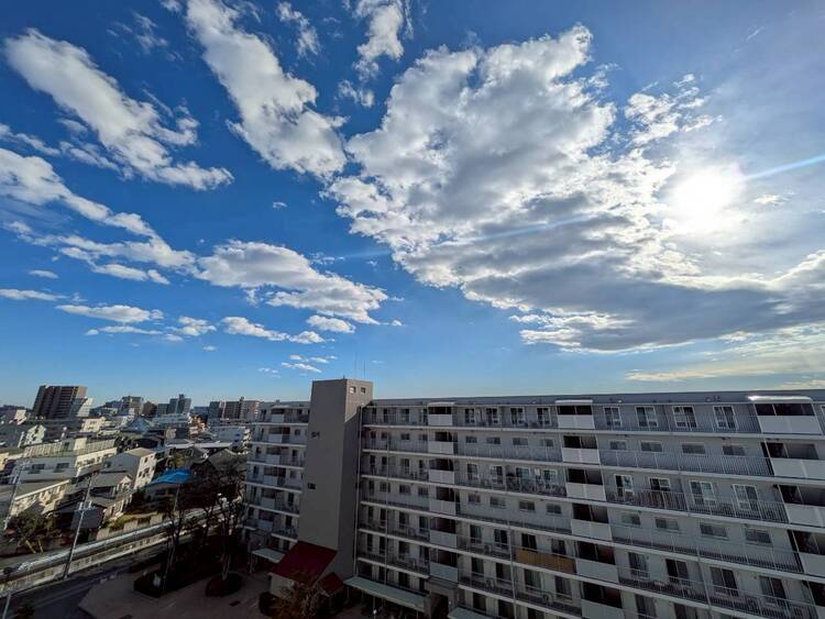 バルコニー 頬をなでる、優しい風を感じることが出来ます。