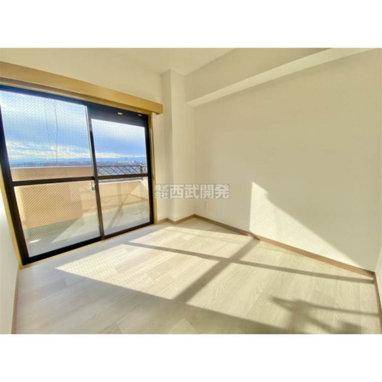 内装 穏やかな日差しと心地よい風が吹き抜ける窓配置