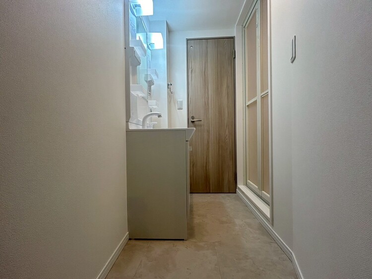 その他 十分な広さの脱衣所。