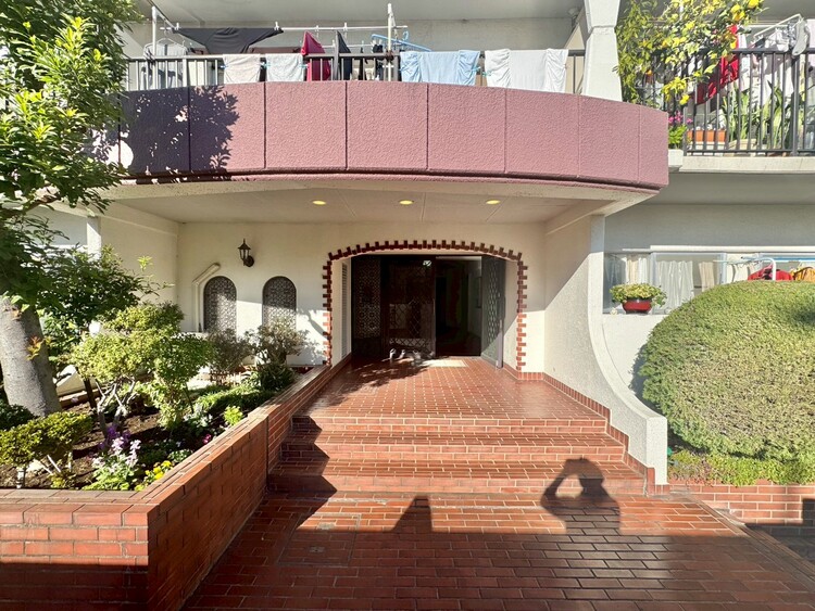 その他 上質感漂う玄関アプローチです。