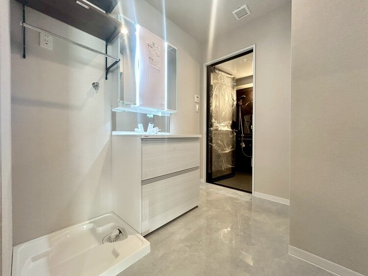 その他 十分な広さの脱衣所。