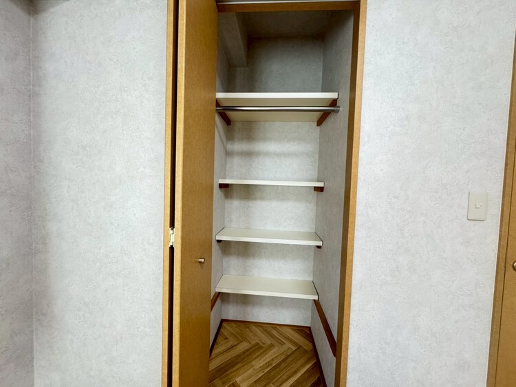 その他 家電やスーツケース、ストック品など何でも片付く嬉しい空間です。