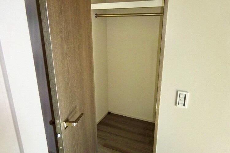 その他 収納スペースが付いていて、お部屋を広く使っていただけます。