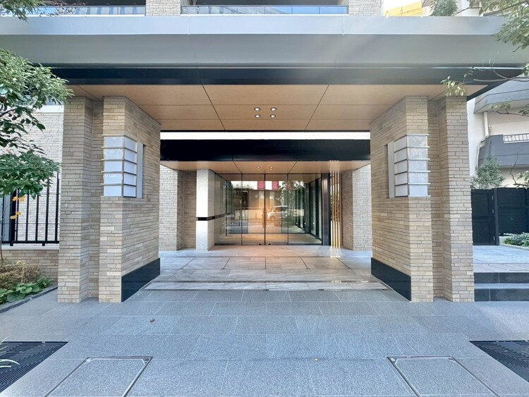 その他 上質感漂う玄関アプローチです。