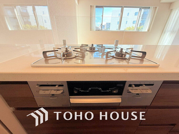 その他 3口ガスコンロでお料理のスピードもUP。効率よくお料理できますね