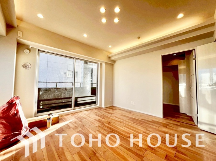 内装 【LIVING】◆扉を◆開くとこの景色。家族の”おかえり”の声が聞こえてきそう。