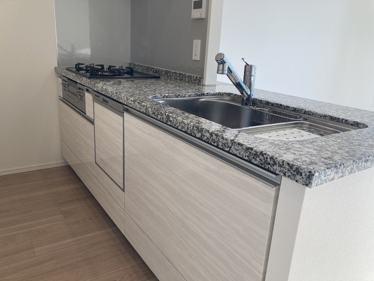 内装 ◆ここに在る◆事も無げに美しく、伝えるには筆舌に尽くし難い。豪華絢爛や華美と言う事ではなく、住まう者にとって暮らし易く心地がいいと言う美しさがこの住まいには込められている。