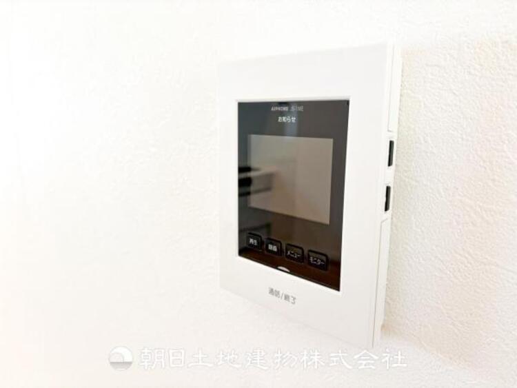 内装 TVモニター付きインターホンは訪問者のお顔を確認出来安心な機能です！