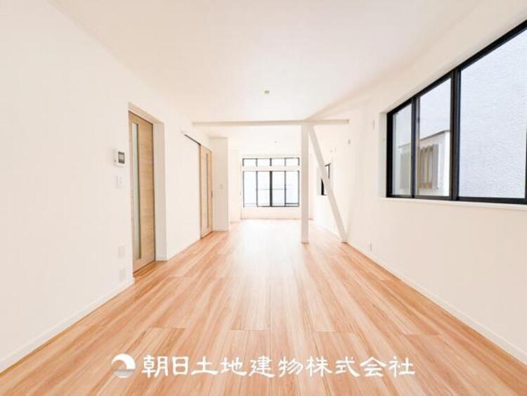 居間 大切な人とともに、心穏やかに過ごすひとときになるリビング。