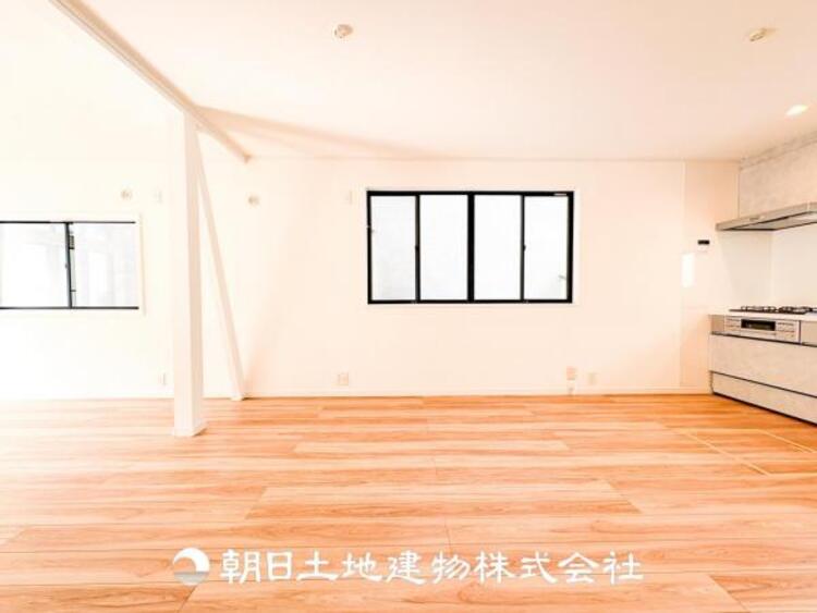 居間 話に夢中になりすぎて、ついつい時を忘れてしまう。