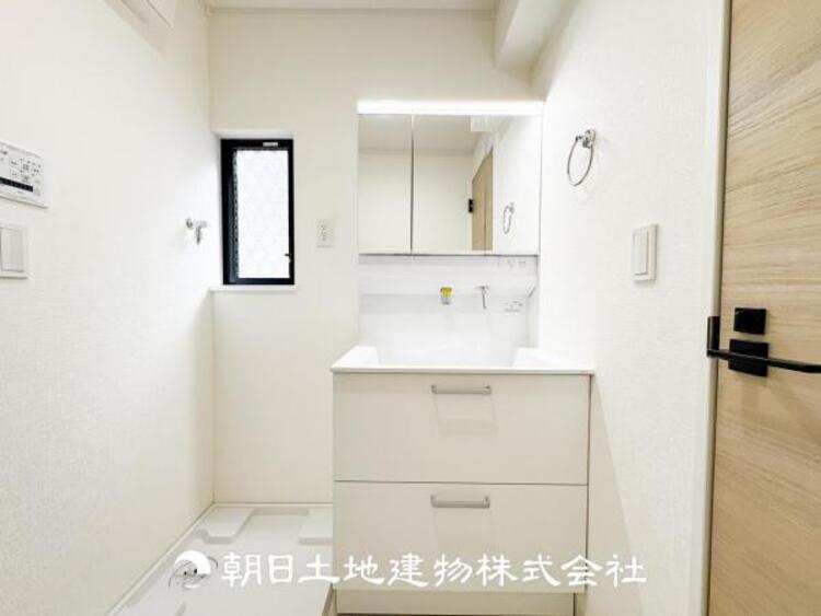 洗面 慌ただしい1日が始まり、充実した1日の終わりを締めくくる洗面所。