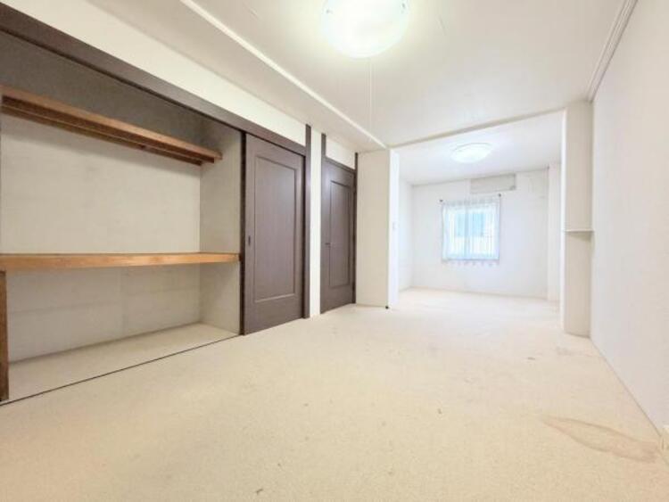 収納 ●〇採光もアクセントの一つとして。プライベートルームにはやさしい光が射し込んでいて、この明るい好みの空間で読書や音楽。充実した時間を過ごせます。日中に明りをつける必要が無い事も物件選びの大きな条件〇● 