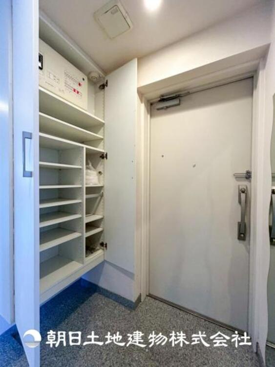 その他 【玄関】大切な家族、お客様をお迎えする玄関は住宅の入口。仕事が終わって疲れた日でも、あなたを受け入れてくれます。