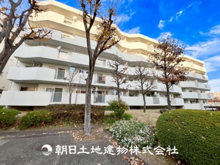 外観 温かい太陽を感じる事ができるのは、目の前に遮るものが無いから。彼方に広がる風景が絵画のように広がります。