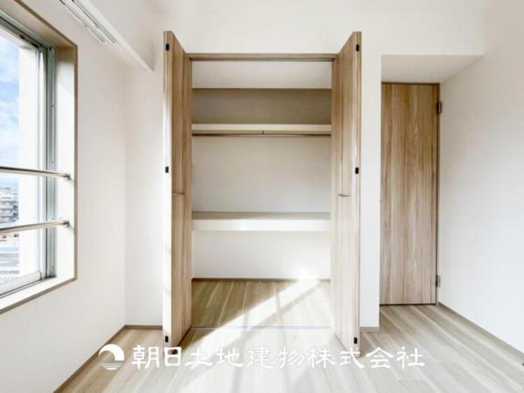 収納 【収納】部屋ごとに設けた収納は住みやすさへのこだわりがあります。シンプルで使いやすい収納スペース。