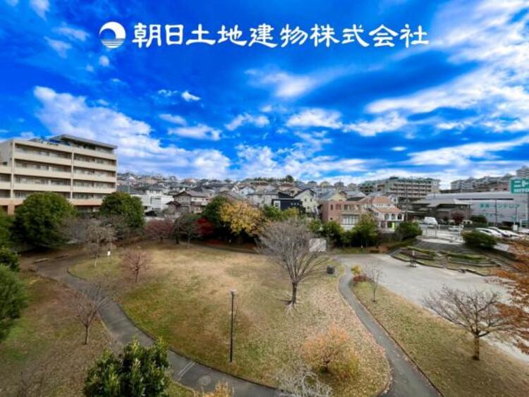 その他 【眺望】温かい太陽を感じる事ができるのは、目の前に遮るものが無いから。彼方に広がる風景が絵画のように広がります。