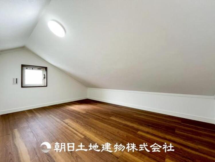 収納 【ロフト】物置はもちろん、書斎や子供部屋としても利用することができます。