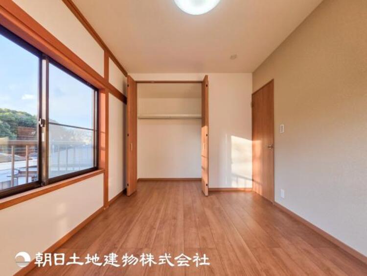 内装 【洋室】人間の感性を育むプライベートルームはシンプルが１番！読書やネット、大切な一人の時間も充実したものにできます。