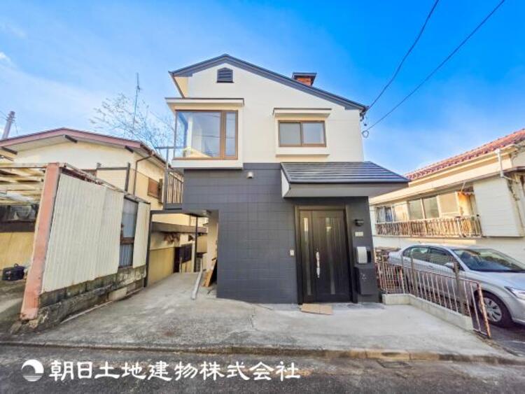 外観 【外観・立地】家族の色を映し出す洗練された邸宅は、ずっと輝き続けながらいつしか街の風景に溶け込み人と共に歩んいきます。