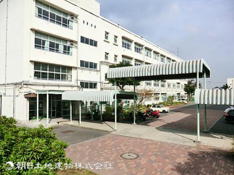 周辺 希望が丘中学校950ｍ