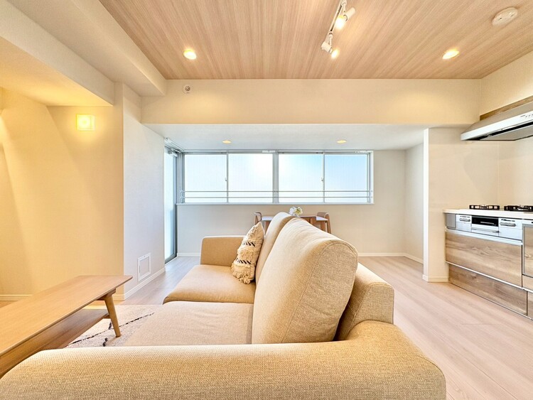 居間 快適に過ごす毎日を求めて、暮らしの中でご自身の「マイホーム」に創り上げてください。