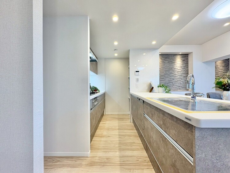 キッチン 洗練されたスタイリッシュなデザイン性と使いやすさを備えた仕様。