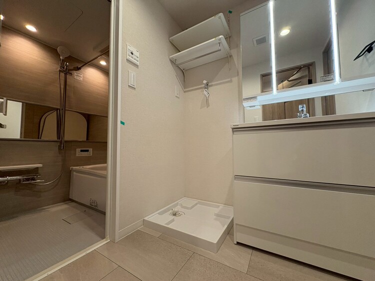 洗面 清潔感と心地よさを重視した、上質感漂うパウダールーム。