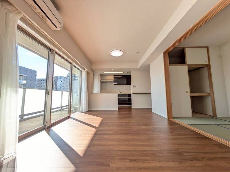 居間 飾り過ぎないシンプルな内装と偏り過ぎないデザインで統一しました。