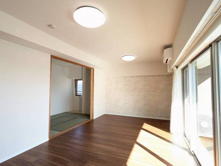 居間 快適に過ごす毎日を求めて、暮らしの中でご自身の「マイホーム」に創り上げてください。