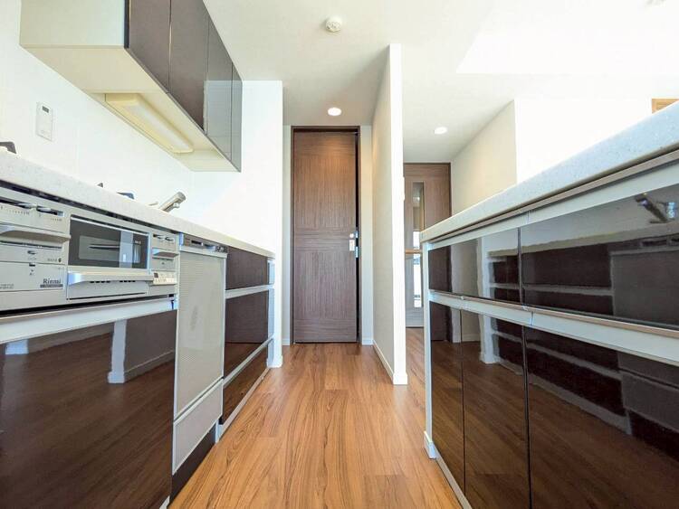 キッチン 洗練されたスタイリッシュなデザイン性と使いやすさを備えた仕様。