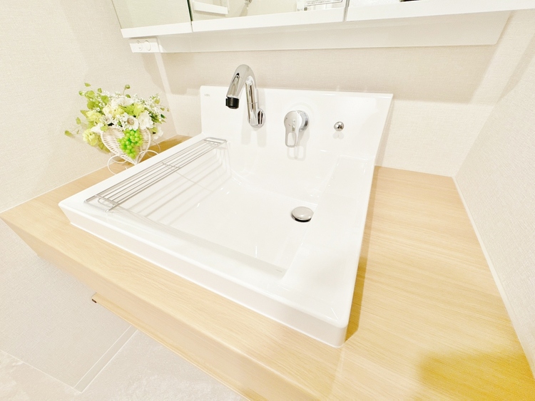 洗面 何かと物が増える場所だからこそ、スッキリと見映えの良い空間に。