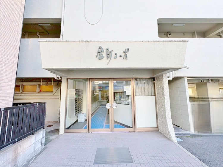 エントランス 外と内をつなぐエントランスは、まさに顔となる場所。