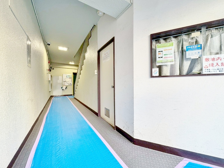 エントランス エントランス内部は、管理が行き届き清潔な共有スペースとなっています。