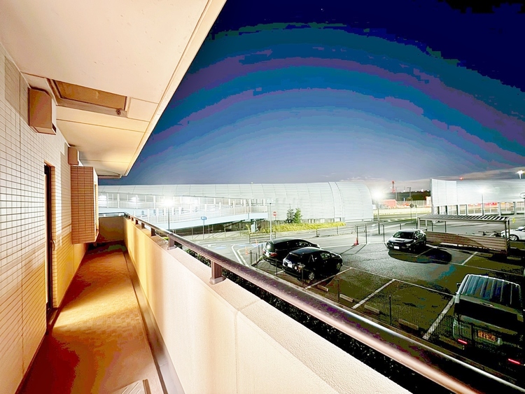 バルコニー 暮らしの中で、光と風を演出してくれるバルコニー。