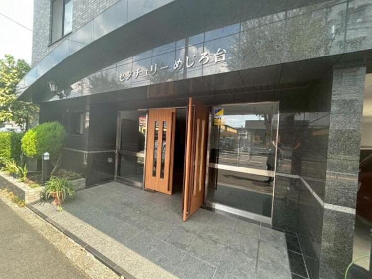 エントランス 【2025年12月撮影】