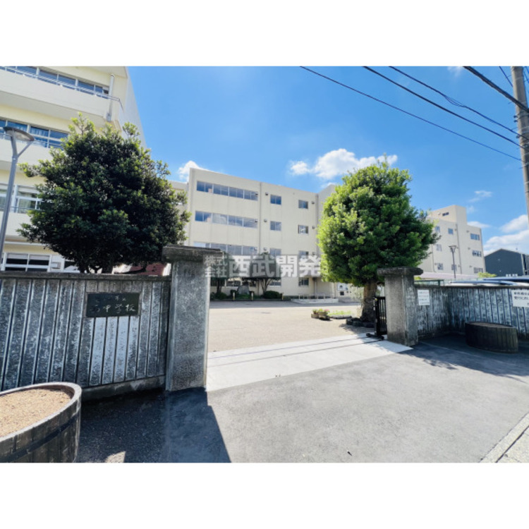 周辺 西中学校(約270m)