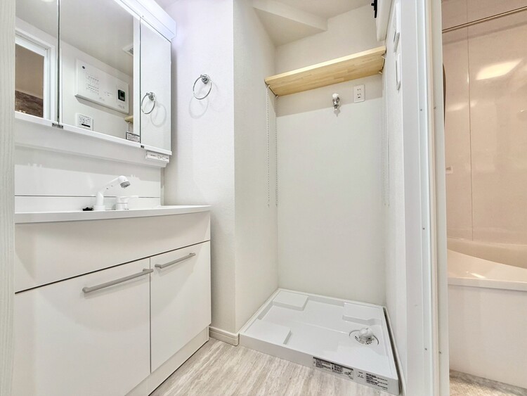 その他 十分な広さの脱衣所。