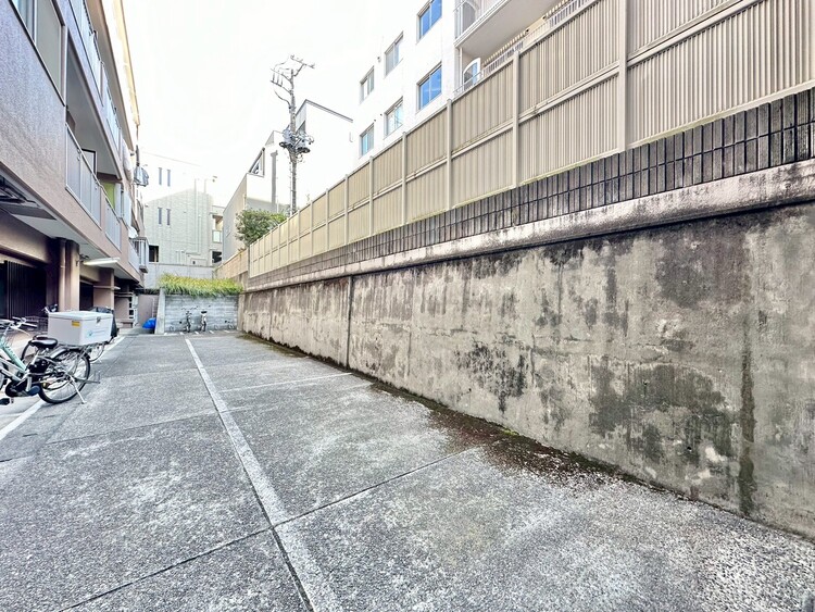 その他 駐車スペースが嬉しいですね。※空き状況は都度ご確認下さい。