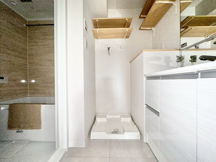 その他 十分な広さの脱衣所。