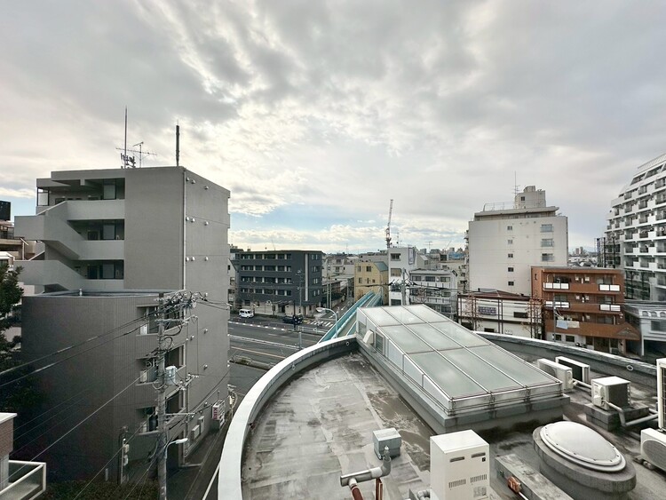 その他 眺望や窓からの景色が良いと、家で過ごす時間も快適です。